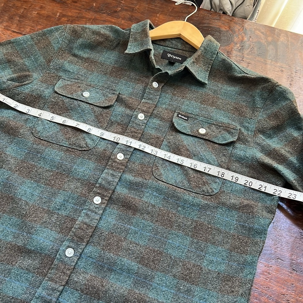 BRIXTON Men's Bowery Long Sleeve Rugged Classic Flannel in Ocean Plaid - Picture 8 of 13